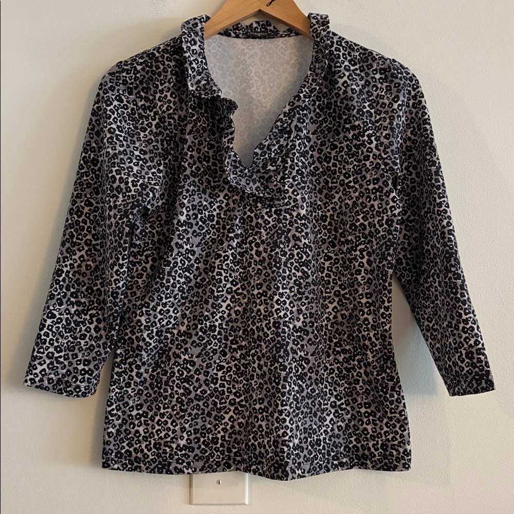 J. McLaughlin 3/4 Sleeve Animal Print Ruffle Neck Top Medium Pullover Blouse